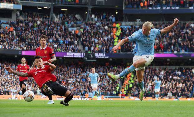 Premier League - Manchester City v Manchester United