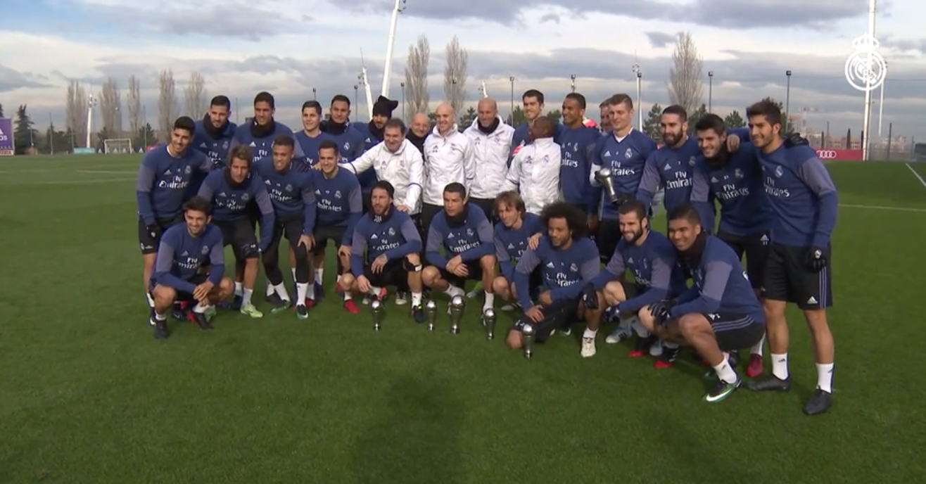 Modrić, Ronaldo i društvo na treningu se hvalili trofejima