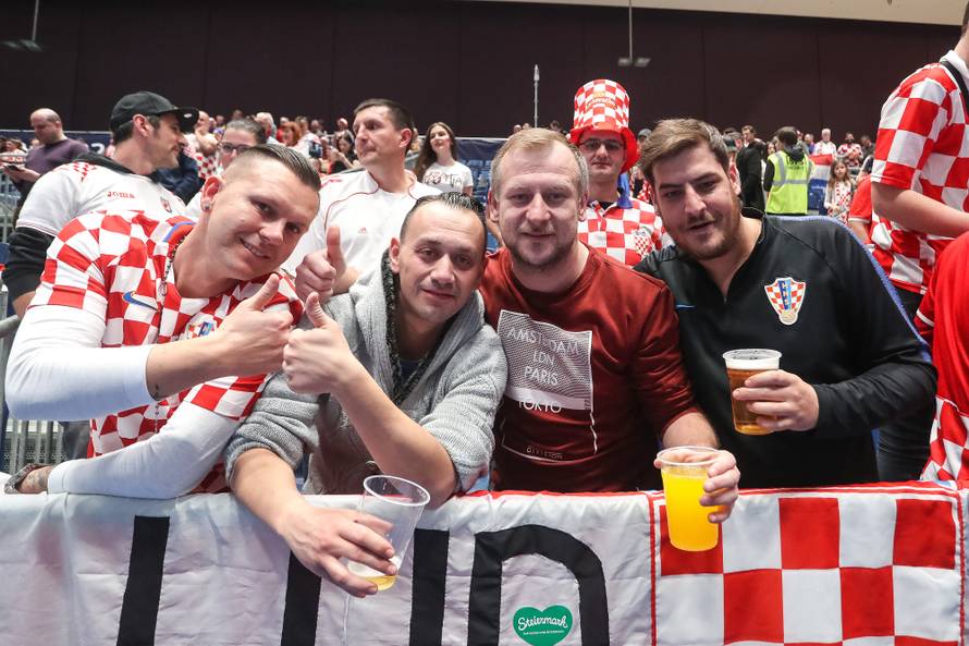 U boj, u boj: Podrška navijača u Grazu kao da smo u Hrvatskoj!