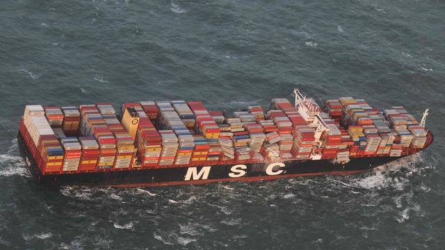 Freighter loses 270 containers in the North Sea