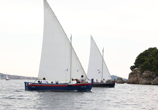 FOTO Čuvari stoljetne tradicije: Drveni brodovi utrkivali se na 'Regati za dušu i tilo' u Betini