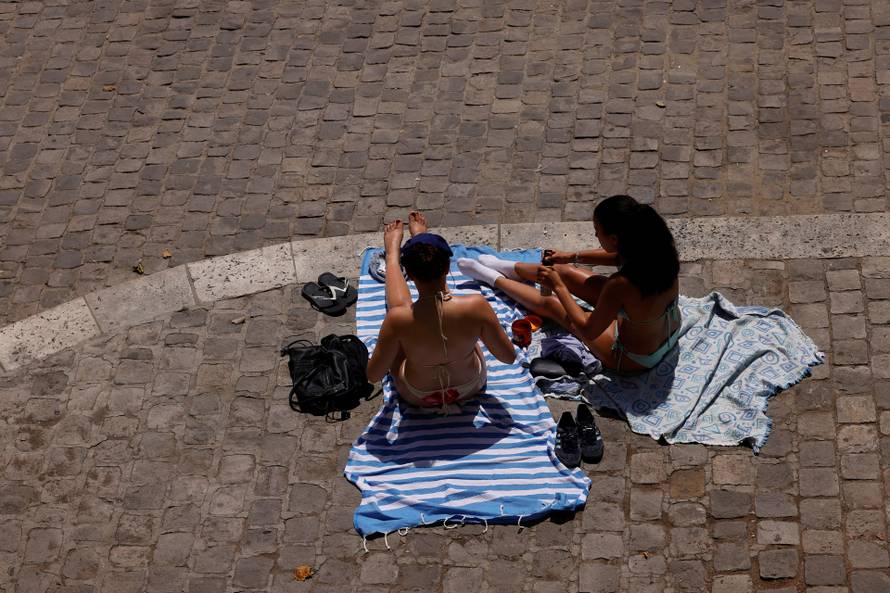 Heatwave hits France