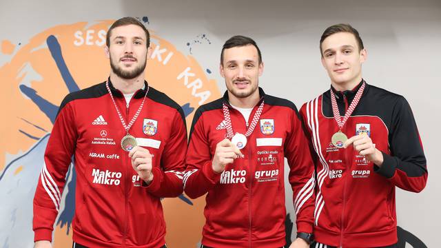 Šampioni iz iste kuće: Tri brata iz kluba hrvački prvaci države