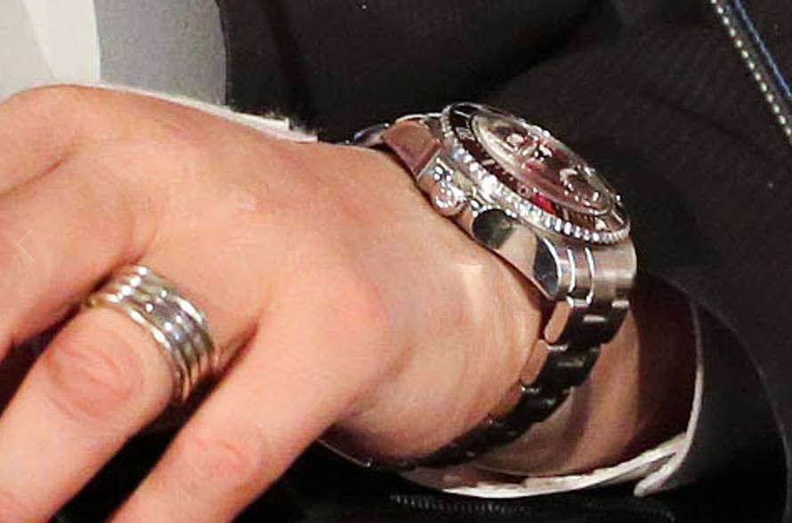 Ravnatelj HZZO-a je dobio stan u centru Zagreba, vozi skupi Mercedes, ima skupe satove...