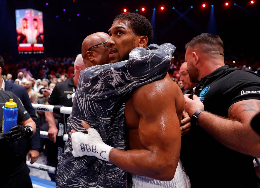 Anthony Joshua v Francis Ngannou