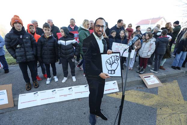 Zagreb: U organizaciji roditelja učenika osnovne škole Donji Dragonožec održan 3. bojkot nastave