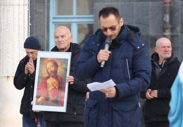 Šibenik: Muška molitva krunice