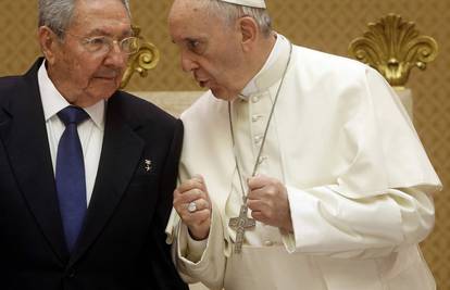 Papa Franjo oduševio Castra, ponovno će postati vjernik?