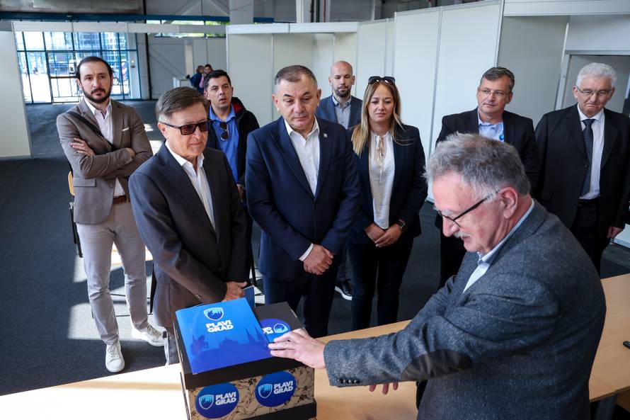 Ivica Lovrić predao potpise za kandidaturu za gradonačelnika Zagreba