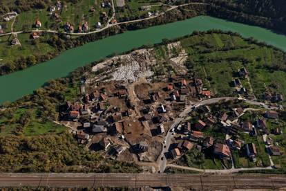 FOTO Potresni prizori iz Donje Jablanice: I mjesec dana nakon vide se posljedice poplave