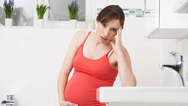 9 stvarno čudnih stvari koje se ženama događaju u trudnoći...