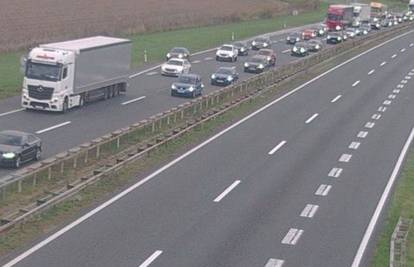 Kaos na A3 nedaleko Popovače: Kolona je duga 19 kilometara!