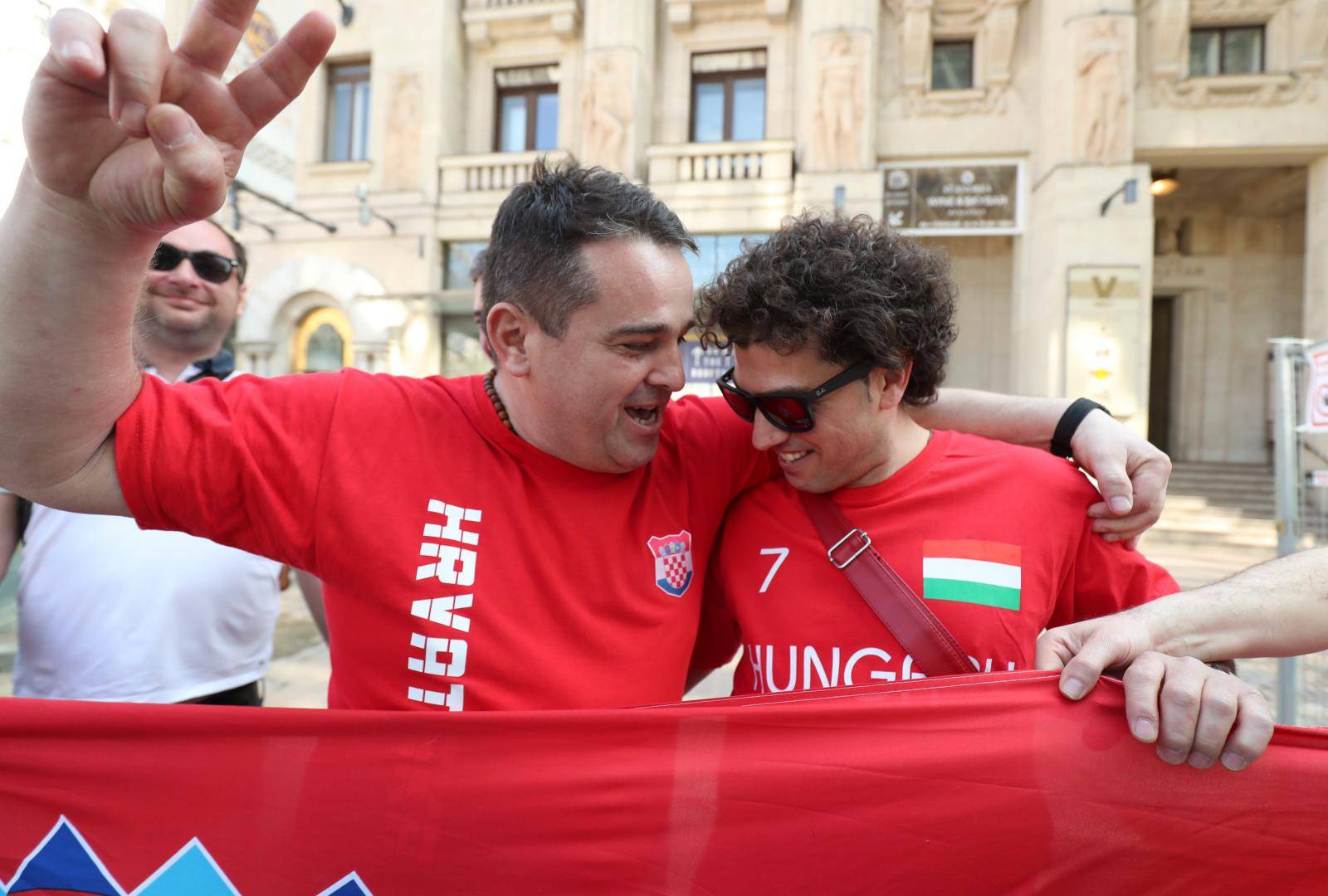 BudimpeÅ¡ta: NavijaÄi na ulicama spremni za utakmicu MaÄarska - Hrvatska