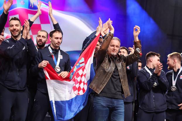 Zagreb: Marko Perković Thompson nastupio na svečanom dočeku hrvatske rukometne reprezentacije