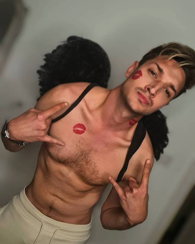 FOTO Goli slikar Pietro Boban umjetnost stvara i kada je on sam akter ispred objektiva...