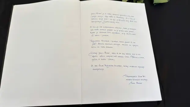 Zorislava Gašpara  na Ovčari su ubili četnici. Imao je 20 godina. Tijelo su mu našli s Nicolierom