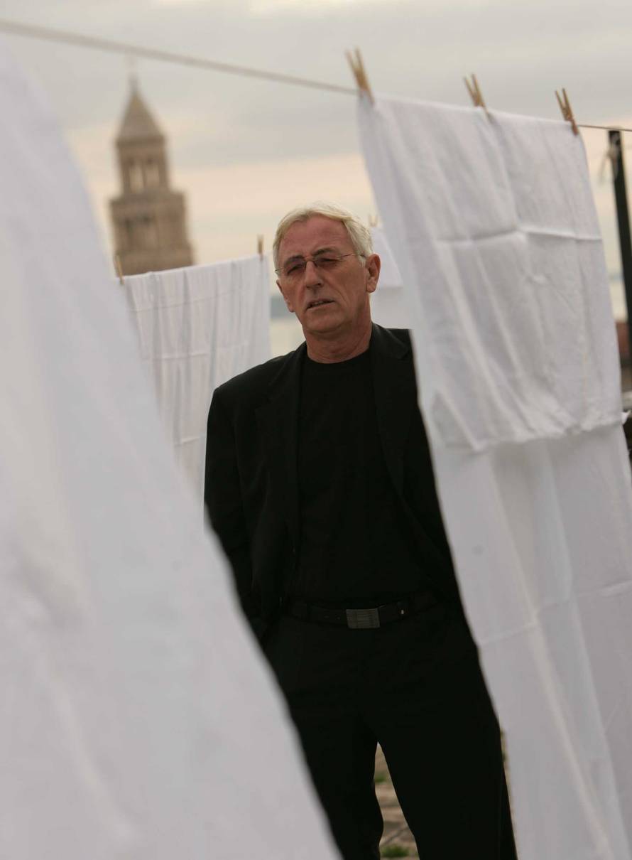 Objavljen je posthumni album Olivera Dragojevića 'Dolaziš'