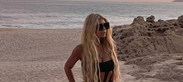 FOTO Jessica Simpson šokirala: Nakon 20 godina došla na VMA, izgleda skroz neprepoznatljivo