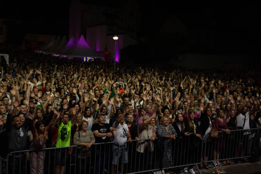 Tomislav Bralić i klapa Intrade najavili suradnju s Halidom Bešlićem u Novoj Gradiški...
