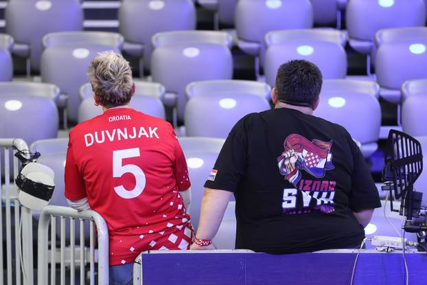 Atmosfera u Areni Zagreb prije početka susreta Francuske i Hrvatske na Svjetskom rukometnom prvenstvu 2025.