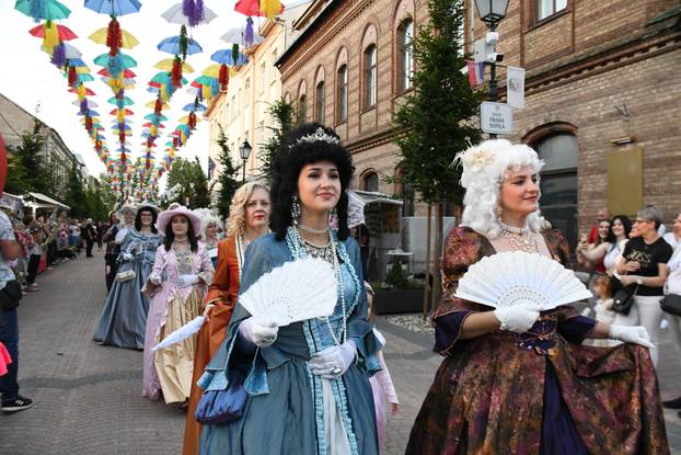 Bjelovar: U carskoj povorci sudjelovalo više od 600 sudionika