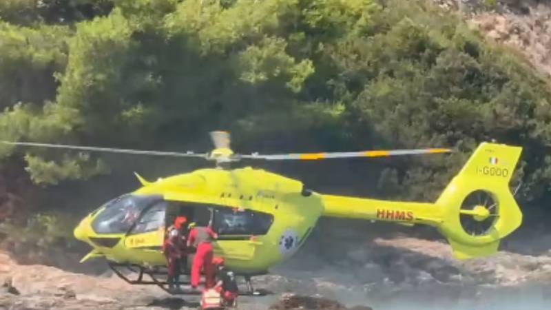 DRAMA NA HVARU Ženi pozlilo na plaži, medicinari iskakali iz helikoptera na stijene!