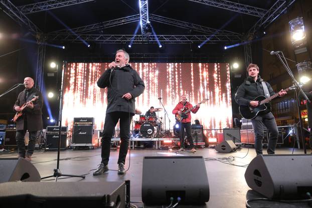 Zagreb: Koncert Želim život, zaklade Ana Rukavina na glavnom gradskom trgu