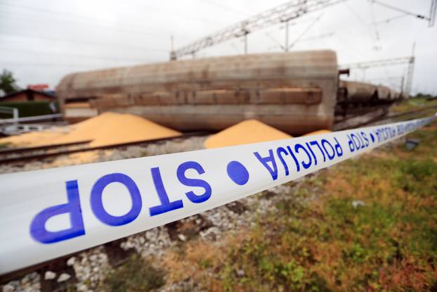 Dugo Selo: Prevrnuo se teretni vlak - obustavljen Å¾eljezniÄki promet