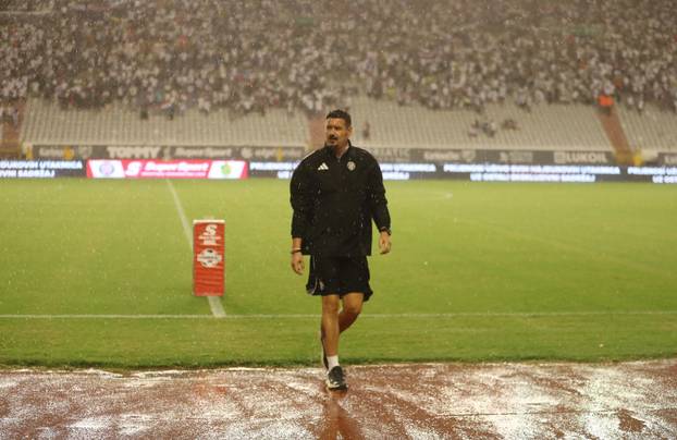 Split: Zbog obilne kiše neizvjesno vrijeme početka utakmice HNK Hajduk - NK Istra 1961