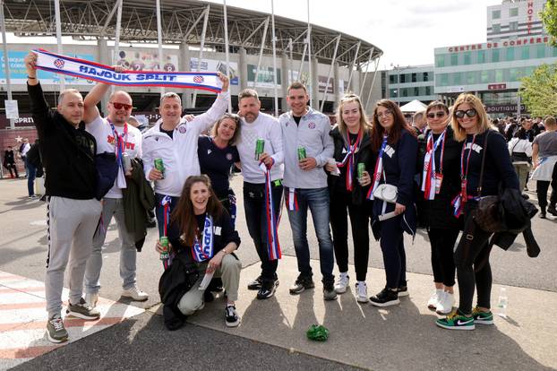 Ženeva: Atmosfera ispred stadiona uoči početka finalne utakmice Lige prvaka mladih