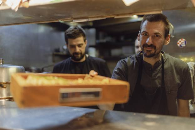 Zvonimir Štrk, Kai street food bar