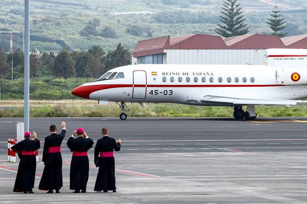 Pope Leo XIV's departure from Tenerife Norte Airport is delayed following a technical issue, according to local media