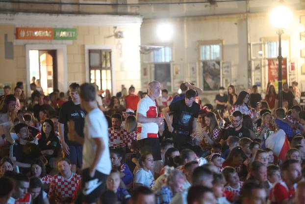 Navijači u Osijeku spremni za utakmicu Hrvatske i Gane