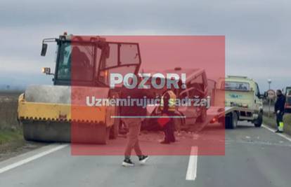UZNEMIRUJUĆE Prve fotografije užasa u Vojvodini: Kombijem se zabio u valjak. Četvero mrtvih!