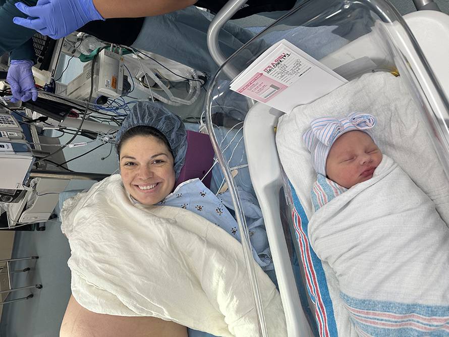 Medicinsko čudo pred Božić: Amerikanka s dvije maternice u dva dana  rodila dvije djevojčice