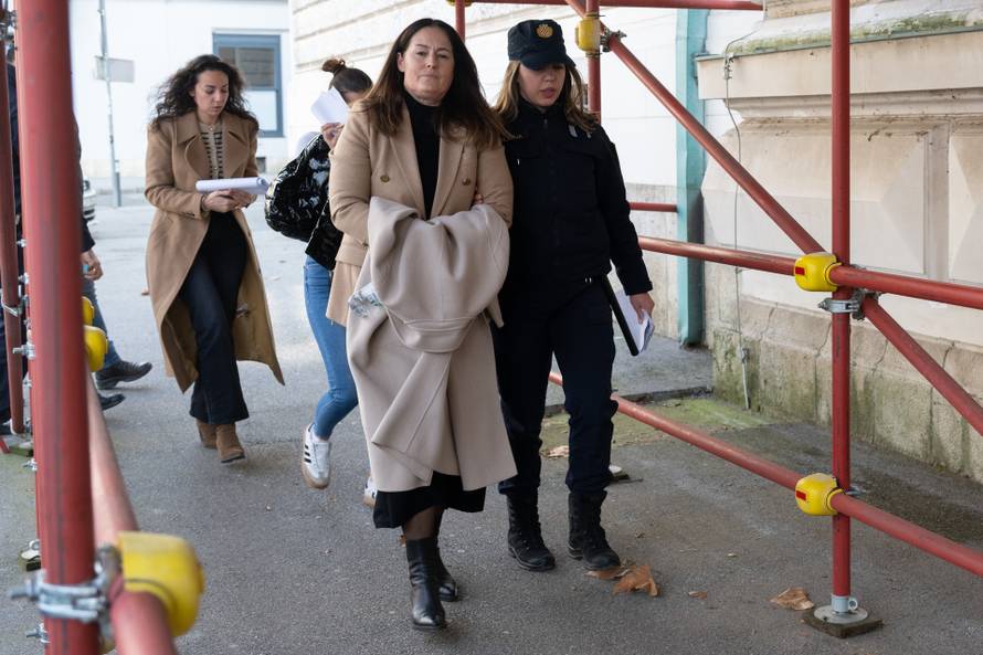 Zagreb: Privođenje na Županijski sud sedemero osumnjičenih zbog otpada