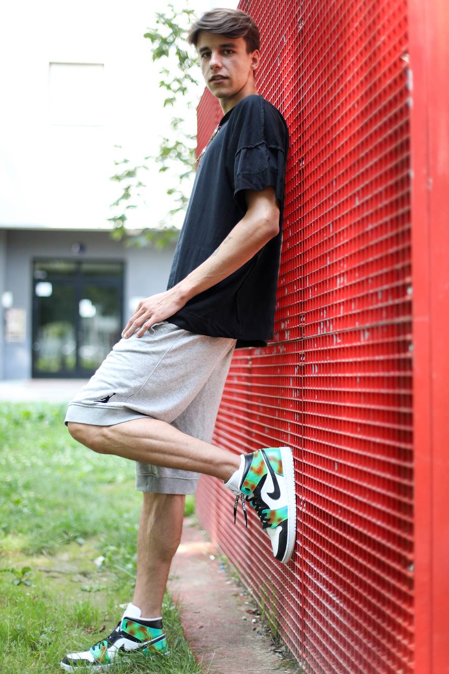 Doktori za tenisice: Oni mogu obnoviti vaše stare tenisice i na njima nacrtati što god poželite