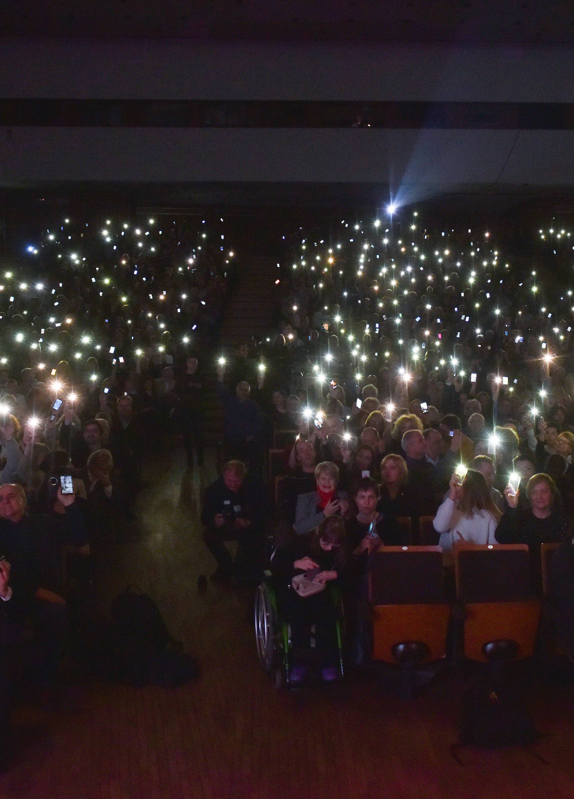 Hiljade pahulja bijelih:  Koncert u čast  velikog Kemala Montena