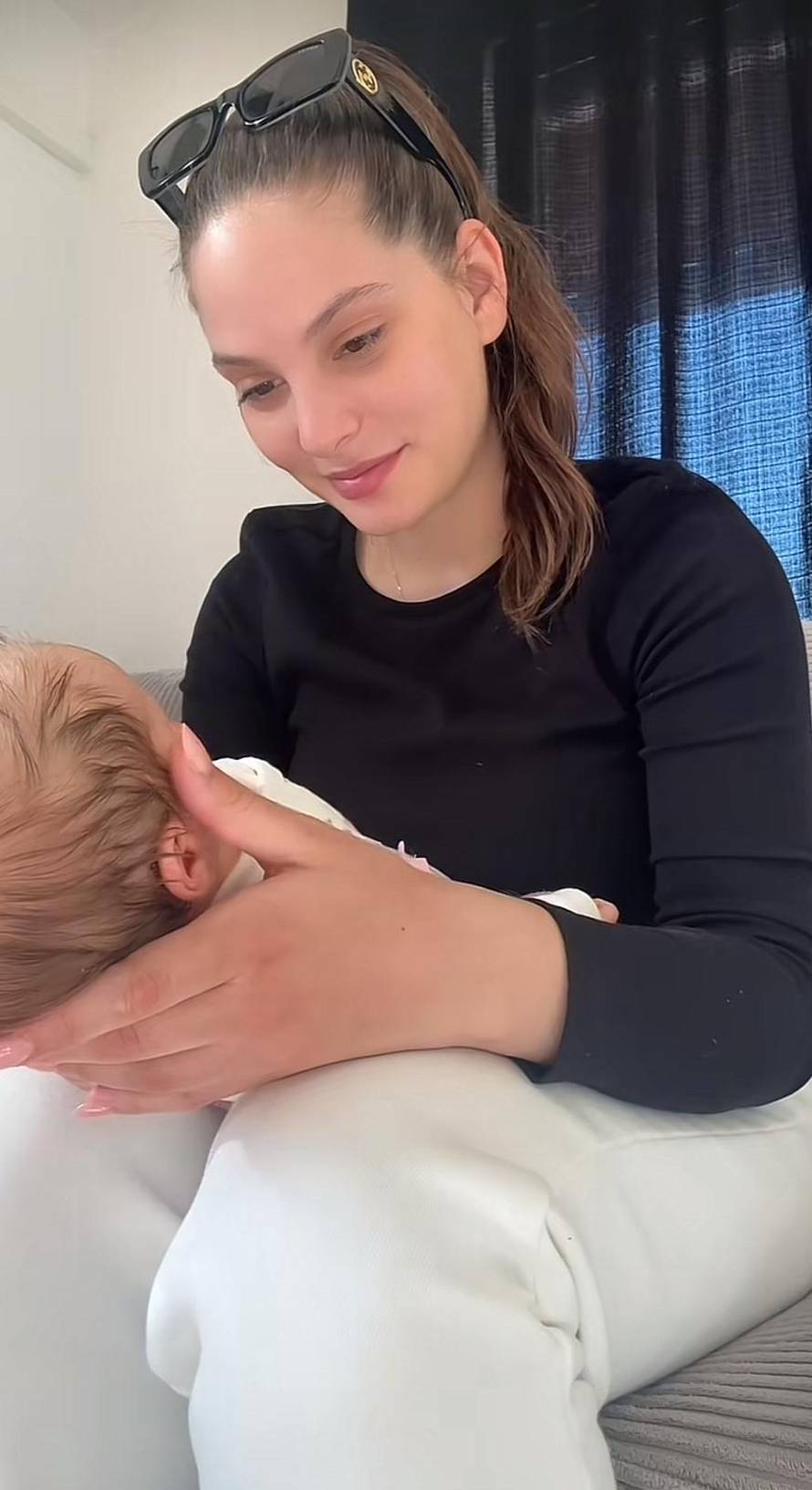 Zvijezda 'Kumova' pokazala je svoju novorođenu kćer: 'Ljubav'