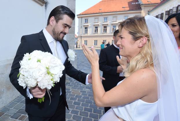 ARHIVA - 2015. Zagreb: Emotivni susret Antonije Bla?e i Hrvoja Brle?i?a uo?i njihova vjen?anja