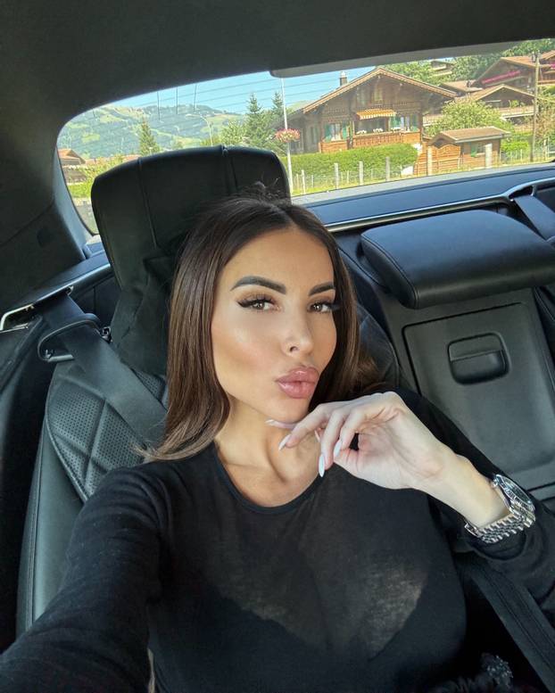 FOTO Zavela i Tottija i Mbappea. Sad mami poglede na terenima