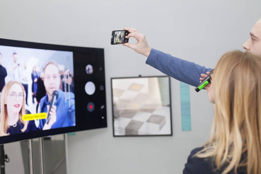 Isprobali smo Galaxy A8: Kako snima s dvije prednje kamere?