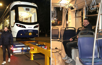 Osječki gradonačelnik Radić pohvalio se novim tramvajem: 'To je prvi nakon 43 godine'
