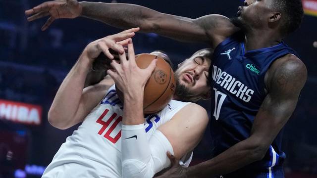 NBA: Dallas Mavericks at Los Angeles Clippers