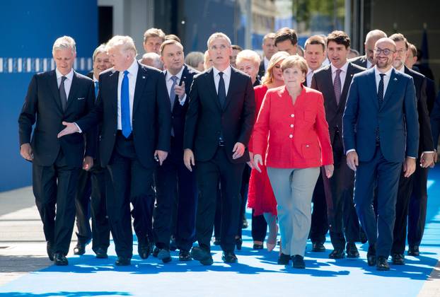 Bruxelles: Na fotografiranju ?elnika summita predsjednica stajala odmah do Trumpa