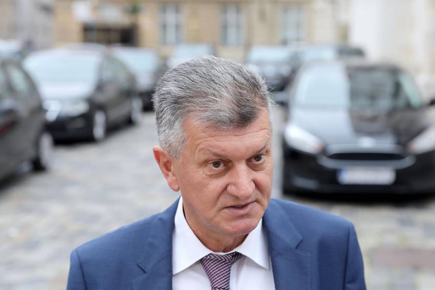 Zagreb: Ministri dolaze u Banske dvore ne sjednicu uÅ¾eg kabineta Vlade RH