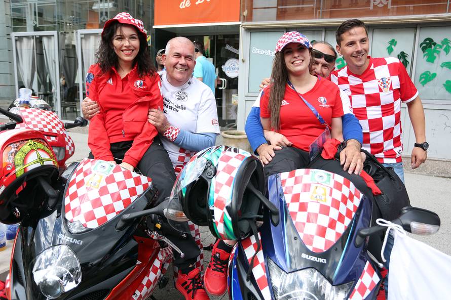 Galerija navijača u Francuskoj: Kockice okupirale St. Etienne