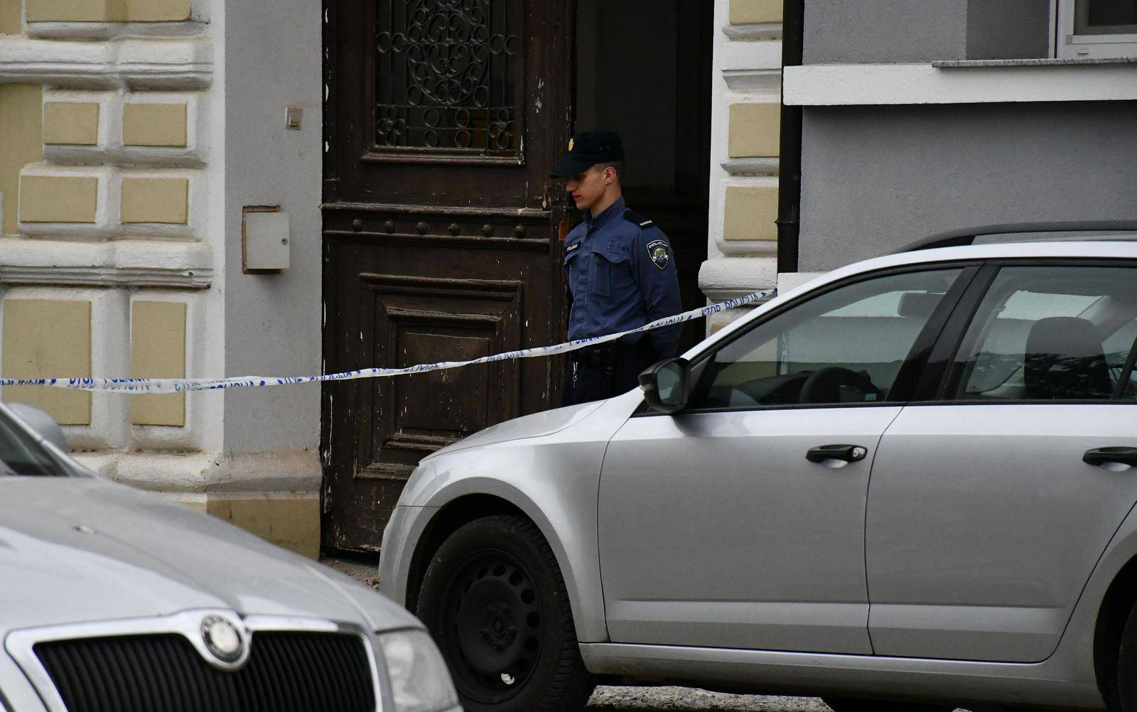 Priveli muškarca u Slavonskom Brodu, susjedi u šoku. 'Čuo sam viku i galamu iz haustora...'