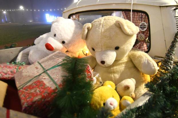 Vozila puna plišanih medvjedića apsolutni su hit adventa u Virovitici