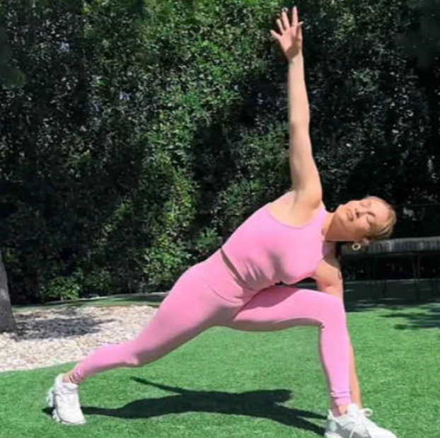 FOTO Jennifer Lopez (56) ima tijelo kao da joj je 25 godina - ovo je tajna njezine fit linije